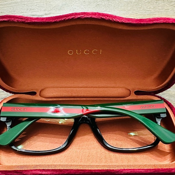 Gucci reading glasses. Lens has script. - Picture 3 of 7